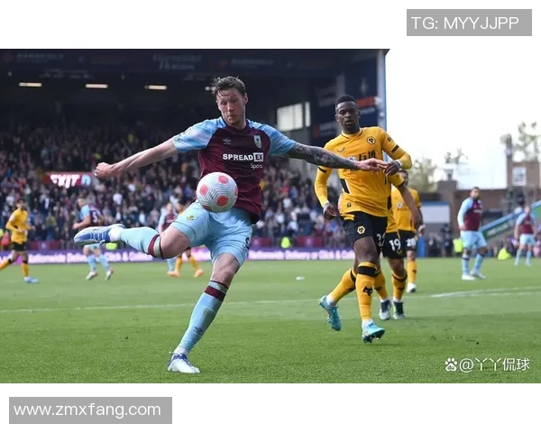 狼队与伯恩利激战正酣回顾2019年8月25日精彩对决与赛后分析